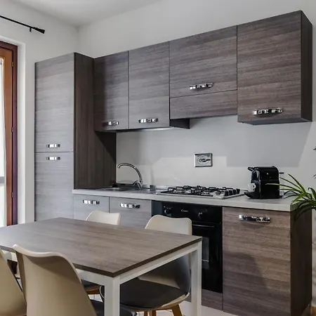 Turistico Mennuni Apartamento Marino